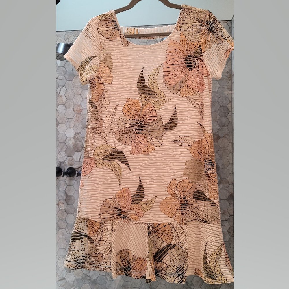 NWOT Nicole Miller floral mini dress and cut out peekaboo back